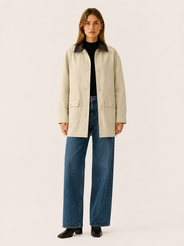 Aurelia | Barn Jacket with Contrast Collar and Relaxed Fit