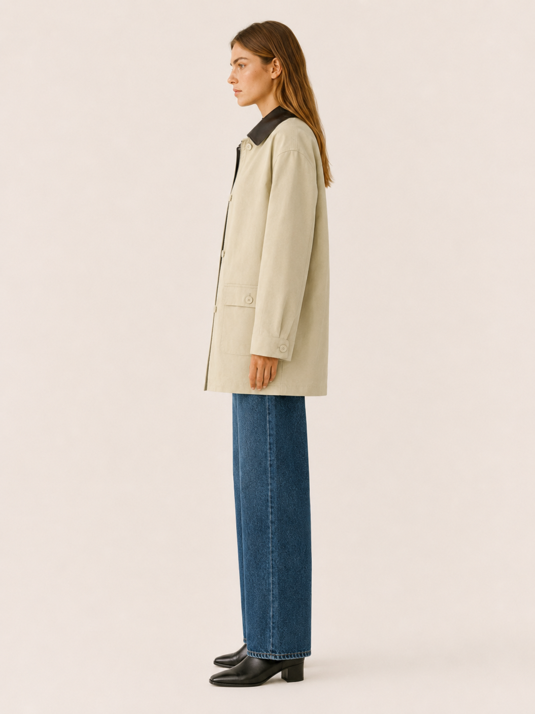 Aurelia | Barn Jacket with Contrast Collar and Relaxed Fit