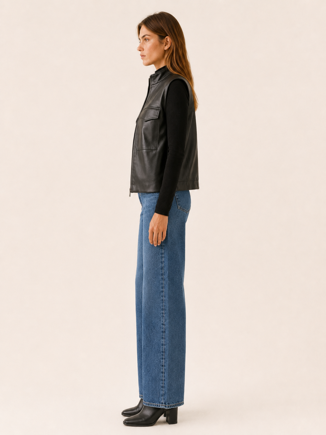 Corisande | Sleeveless Jacket with Zip Front and Utility Pocket