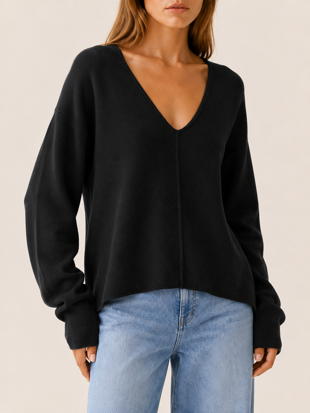Eulalie | V-Neck Sweater with Center Seam and Relaxed Fit