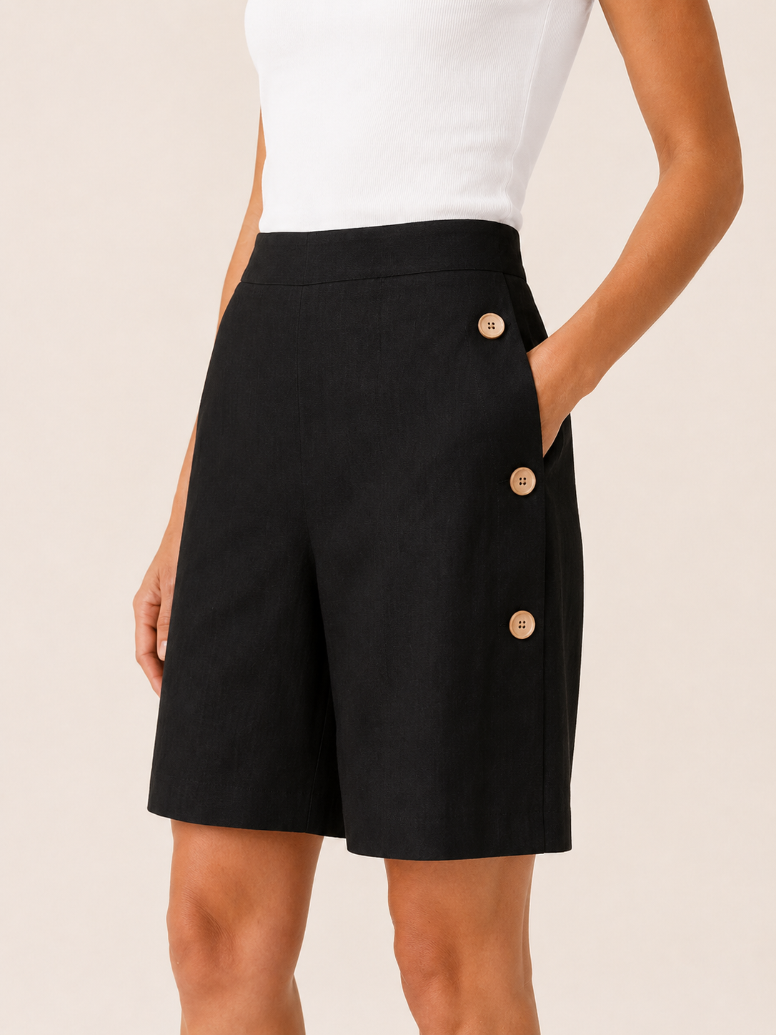 Halle | High-Waisted Shorts with Button Detail Tailored Fit