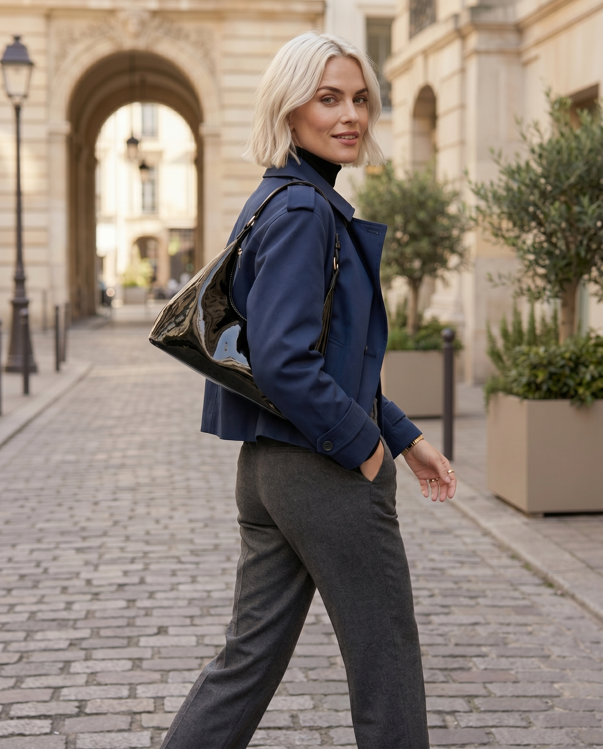 Ida | Patent Shoulder Bag with Curved Shape