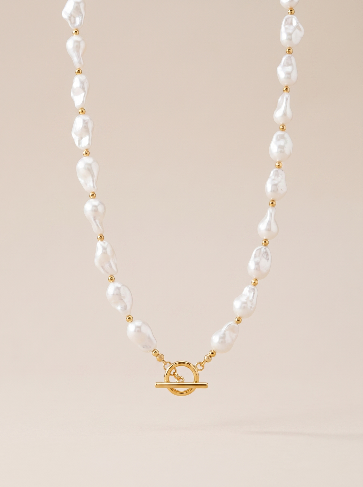 Nellie | Pearl Necklace with Toggle Clasp