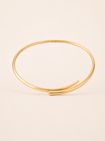 Tove | Gold Collar Necklace with Curved Bar