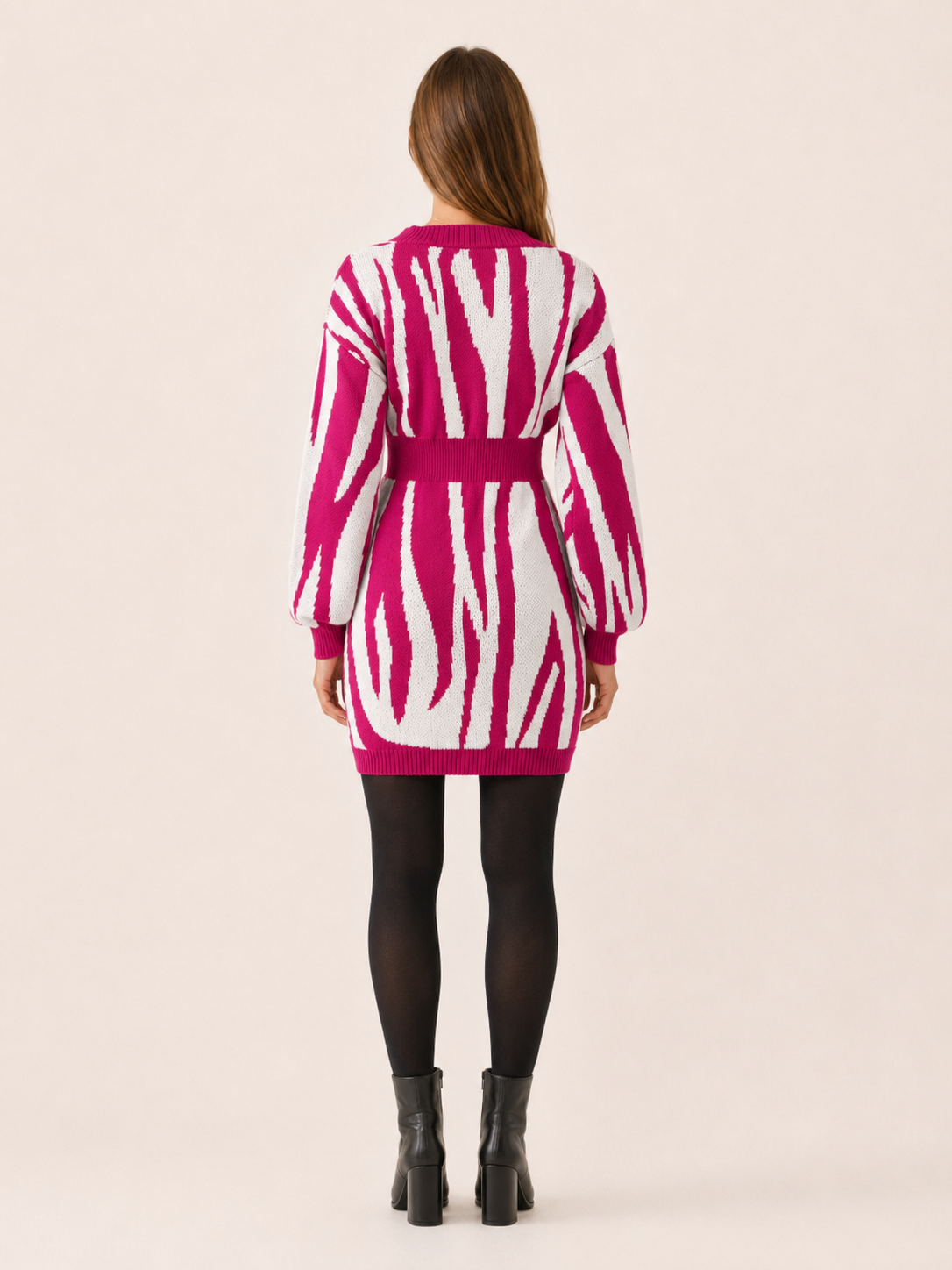 Vianne | Sweater Dress with Animal Print and V-Neck